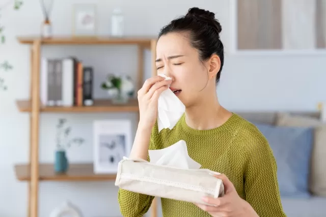 花粉症　女性